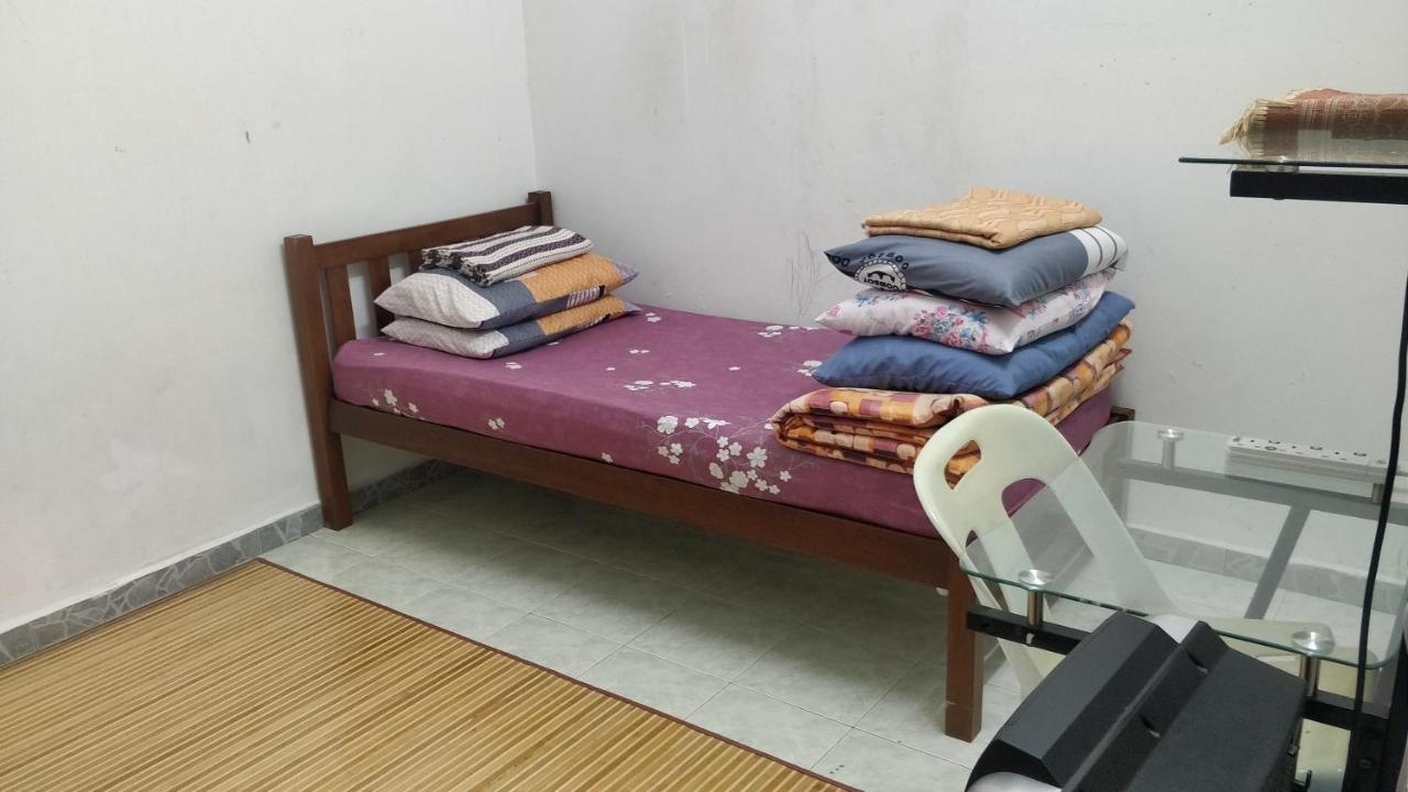 Homestay Budget Lenggong Kampong Ulu Jepai Exterior photo