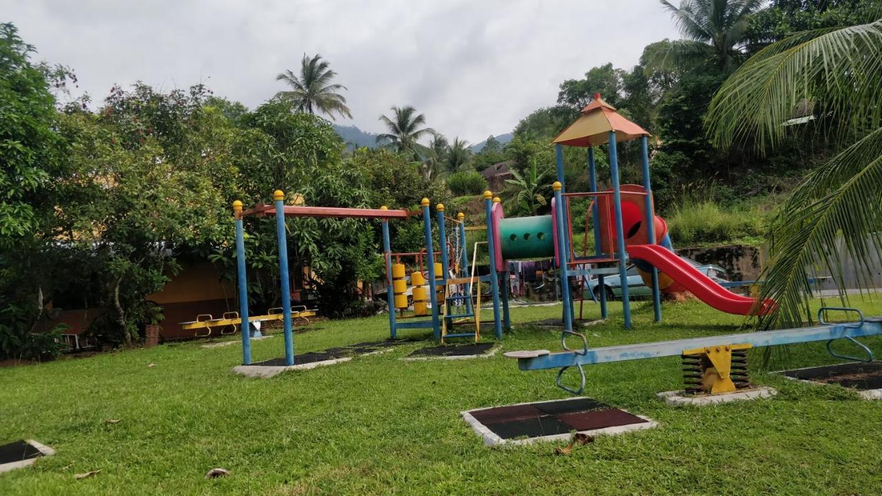 Homestay Budget Lenggong Kampong Ulu Jepai Exterior photo