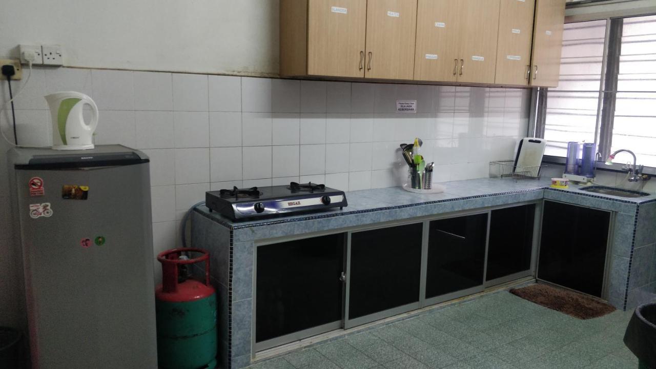 Homestay Budget Lenggong Kampong Ulu Jepai Exterior photo