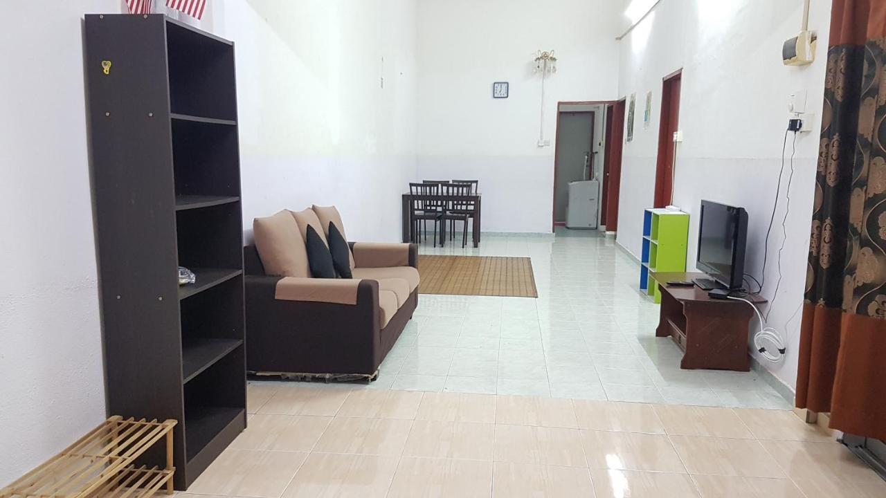 Homestay Budget Lenggong Kampong Ulu Jepai Exterior photo